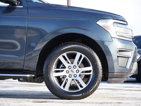 Used 2022 Ford Expedition Limited image 13