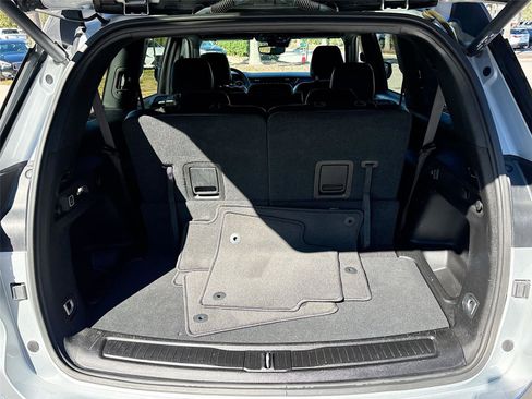 Used 2024 Jeep Grand Cherokee L Laredo image 28