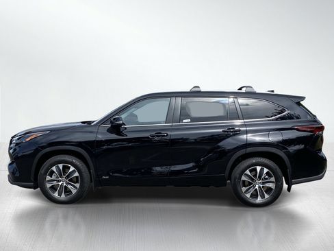 New 2026 Toyota Highlander XLE AWD/4WD image 2