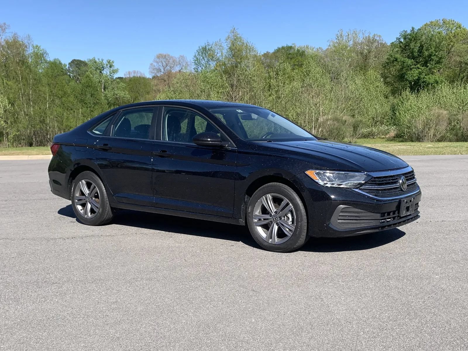 Used 2024 Volkswagen Jetta SE FWD image 1