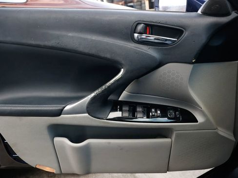 Used 2011 Lexus IS 250 image 41