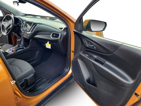 Used 2019 Chevrolet Equinox LT w/ Driver Convenience Package image 26