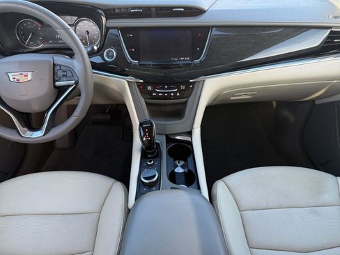 Used 2020 Cadillac XT6 Premium Luxury image 15