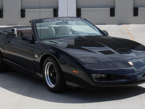 Used 1992 Pontiac Firebird Convertible RWD image 5