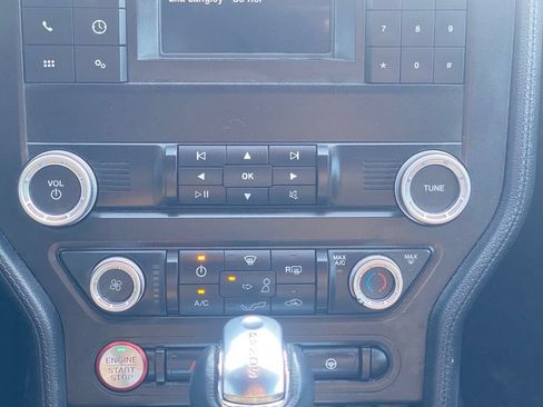Used 2020 Ford Mustang Coupe RWD image 19