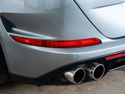 Used 2017 Ferrari California T image 27