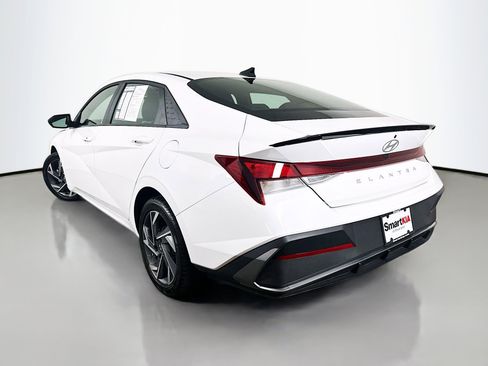 Used 2025 Hyundai Elantra Sport FWD image 5