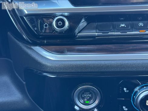 Used 2024 GMC Sierra 1500 SLT image 19