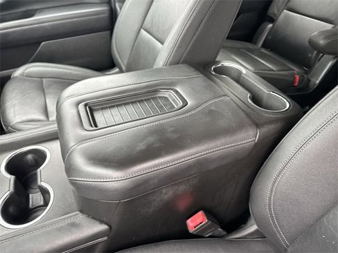 Used 2022 Chevrolet Suburban LT image 22