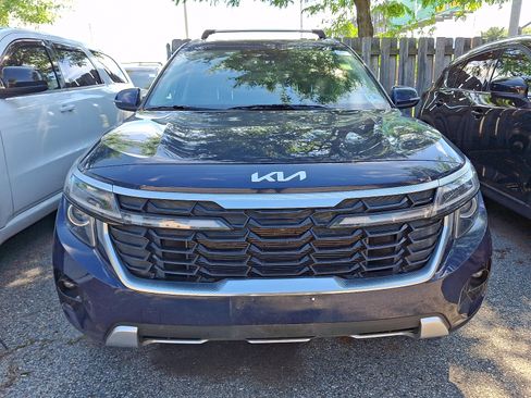 Used 2024 Kia Seltos EX AWD/4WD image 2