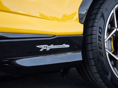 Used 2024 Lamborghini Urus Performante image 38