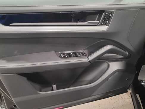 New 2026 Porsche Cayenne Coupe image 13