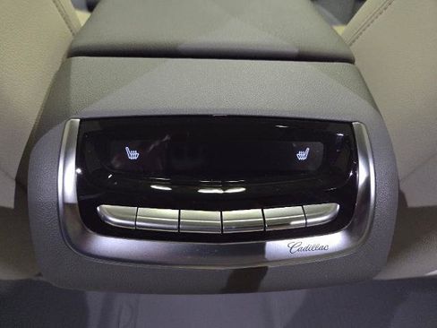 Used 2024 Cadillac XT6 Premium Luxury w/ Technology Package image 19