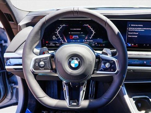 Used 2025 BMW 740i xDrive image 13