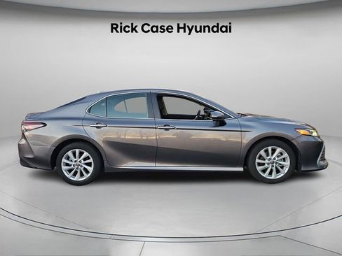 Used 2024 Toyota Camry LE image 4