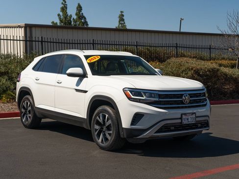 Used 2023 Volkswagen Atlas Cross Sport SE FWD image 3