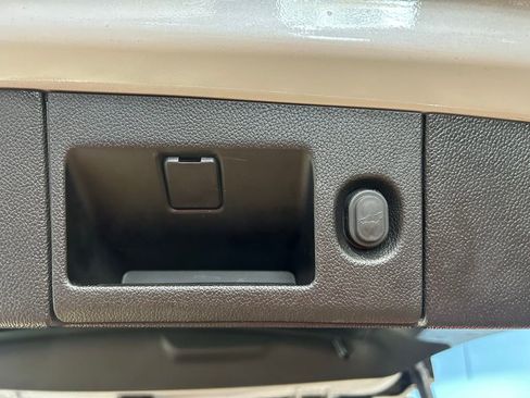 Used 2018 Chevrolet Tahoe Premier AWD/4WD image 44