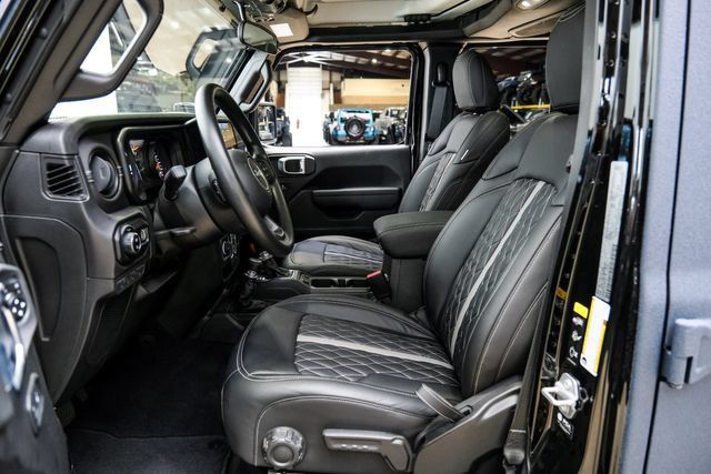 Used 2025 Jeep Gladiator Sport AWD/4WD image 19