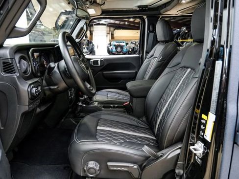 Used 2025 Jeep Gladiator Sport AWD/4WD image 19