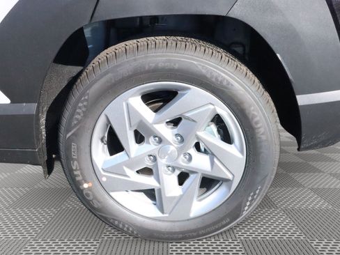 New 2026 Hyundai Kona SE image 5