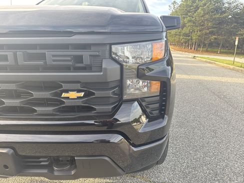 Used 2023 Chevrolet Silverado 1500 Custom image 6