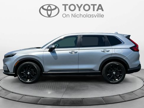 Used 2025 Honda CR-V EX image 2