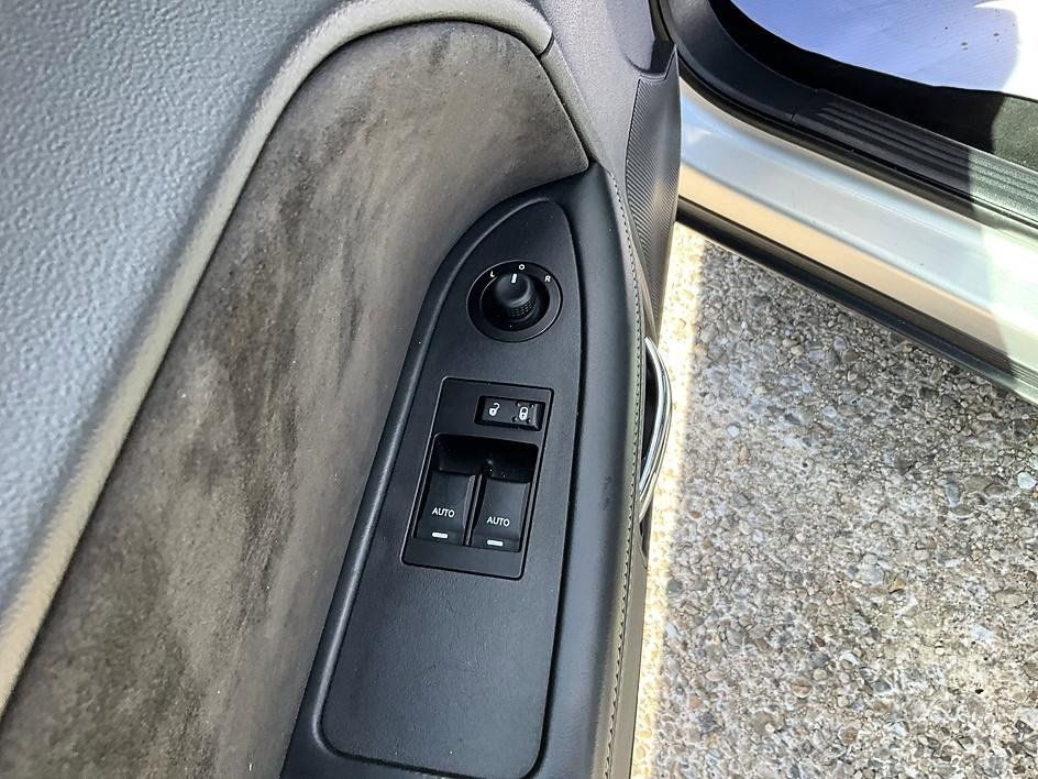 Used 2009 Dodge Challenger SRT8 w/ SRT Option Group II RWD image 15