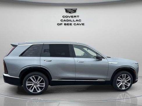 New 2026 Cadillac Vistiq Luxury w/ LPO, Floor Liner Package image 19