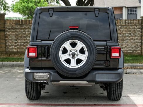 Used 2022 Jeep Wrangler Unlimited Sport w/ Sun And Sound Package image 18