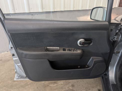Used 2011 Nissan Versa 1.8 S w/ Plus Pkg FWD image 19