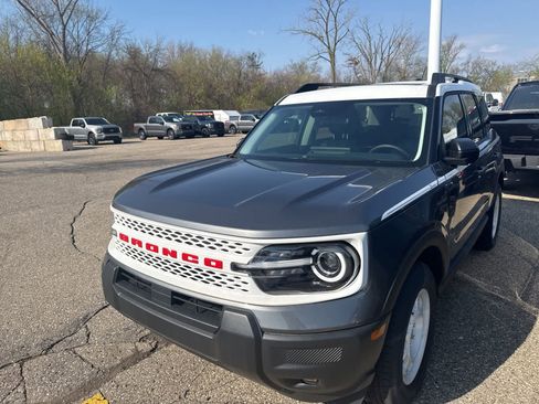 New 2025 Ford Bronco Sport Heritage w/ Convenience Package AWD/4WD image 2