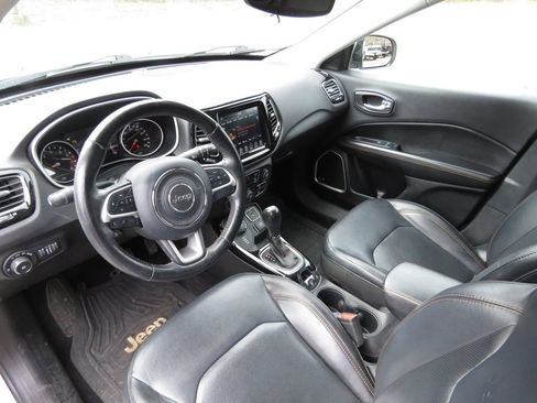 Used 2018 Jeep Compass Limited AWD/4WD image 11
