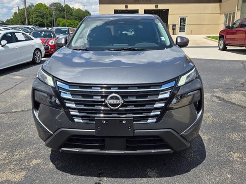 Used 2025 Nissan Rogue SV FWD image 2