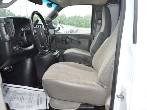Used 2021 Chevrolet Express 2500 Regular Van 3D w/ Driver Convenience Package image 12