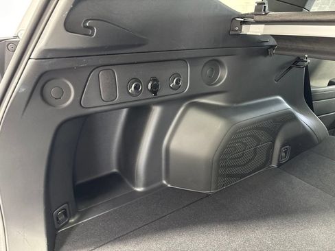 Used 2025 Subaru Forester Premium AWD/4WD image 40