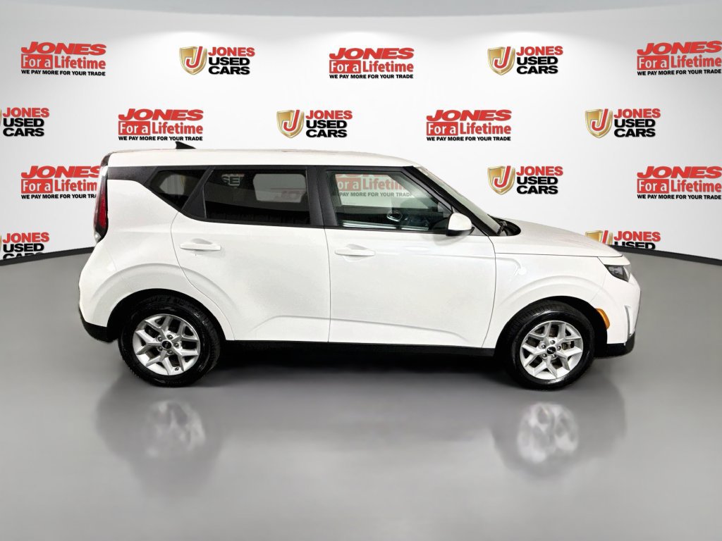 Used 2024 Kia Soul LX w/ LX Technology Package FWD image 16