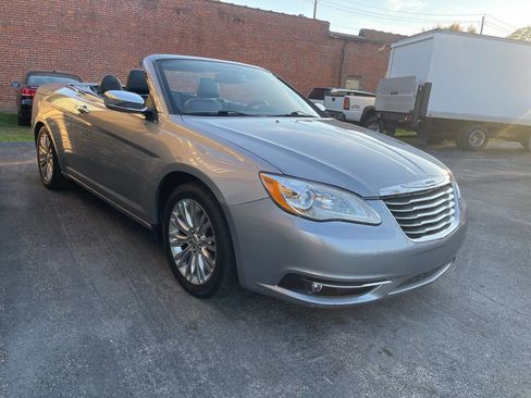 Used 2013 Chrysler 200 Limited image 5