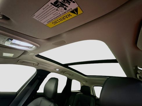 Used 2023 Volvo XC60 B5 Core image 27