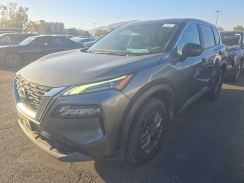 Used 2023 Nissan Rogue S AWD/4WD image 2