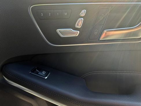 Used 2014 Mercedes-Benz E 350 4MATIC Sedan image 26