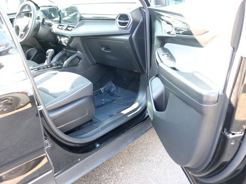 Used 2025 Chevrolet TrailBlazer LT image 15