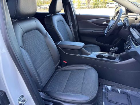 Used 2025 Buick Envista Preferred image 20