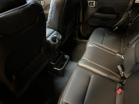 New 2026 Jeep Wrangler Unlimited Sahara AWD/4WD image 11
