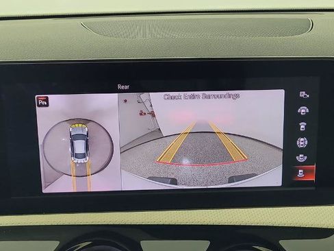 Used 2021 Mercedes-Benz CLA 250 image 32