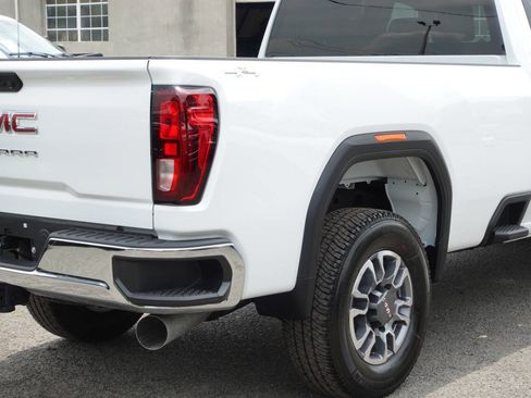 Used 2024 GMC Sierra 2500 Pro w/ Convenience Package image 10
