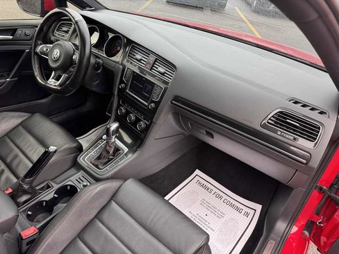 Used 2017 Volkswagen GTI SE image 28