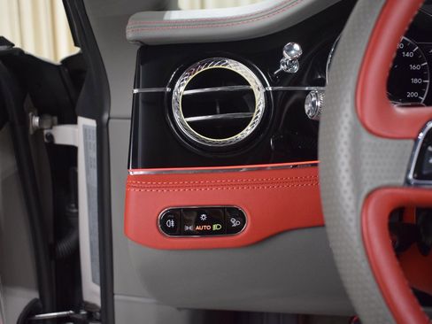 Certified 2020 Bentley Continental GT AWD/4WD image 27