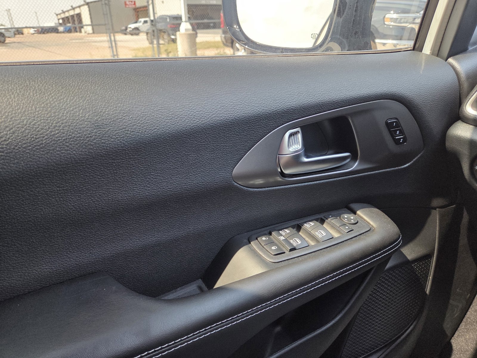 New 2026 Chrysler Pacifica Select FWD image 37