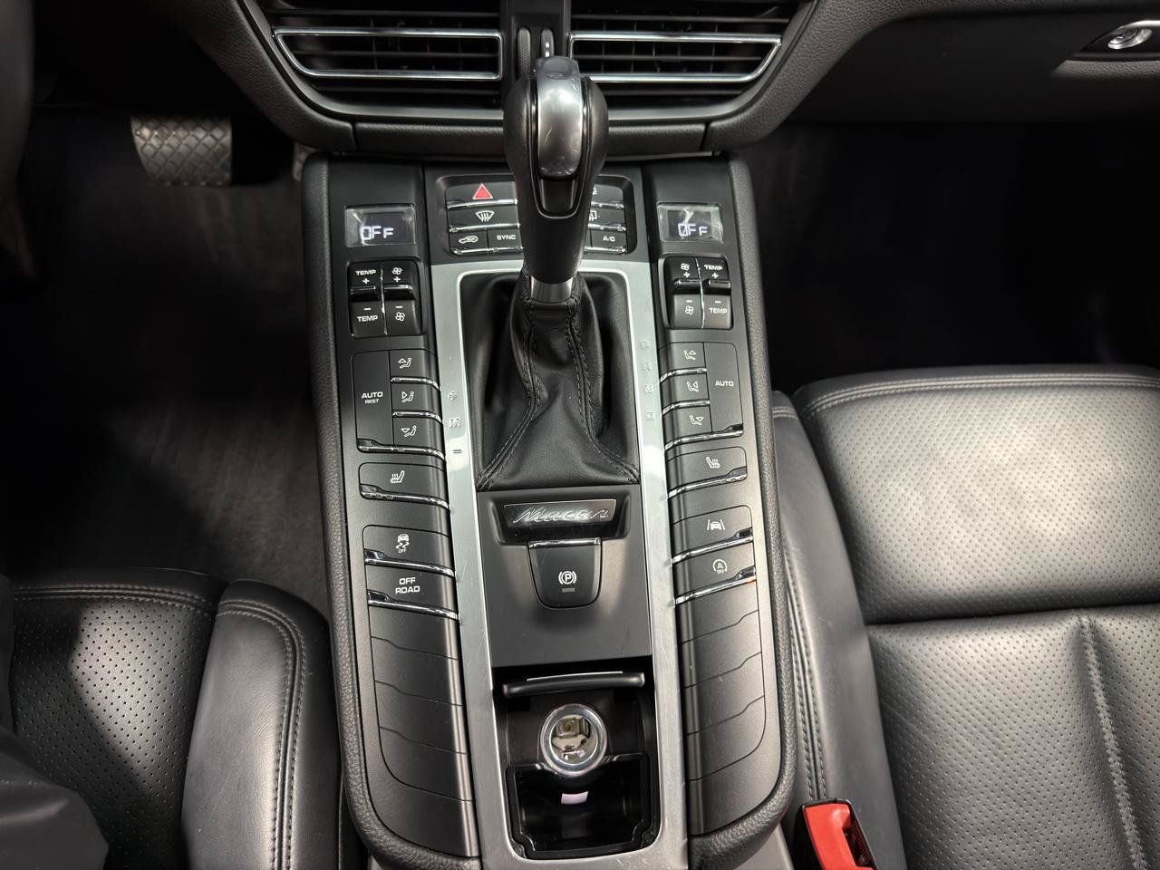 Used 2021 Porsche Macan AWD/4WD image 20