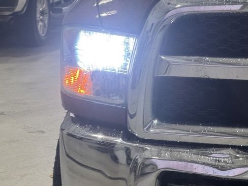 Used 2018 RAM 2500 Tradesman w/ Chrome Appearance Group image 4